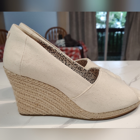 TOMS "MICHELLE" WOMEN'S 3.5" WEDGE HEAL OFF-WHITE CANVAS SHOES SIZE 11M - Picture 7 of 9